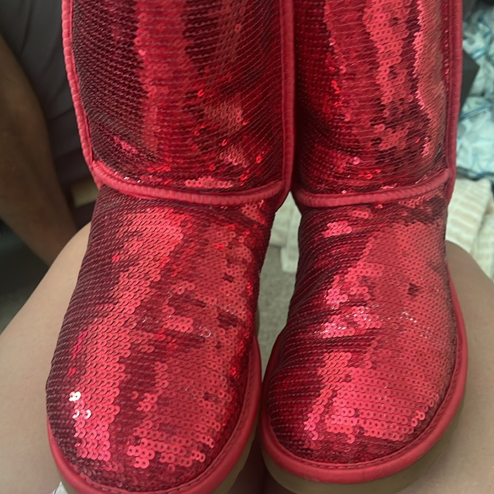 Red sequin UGGS - Picture 8 of 8
